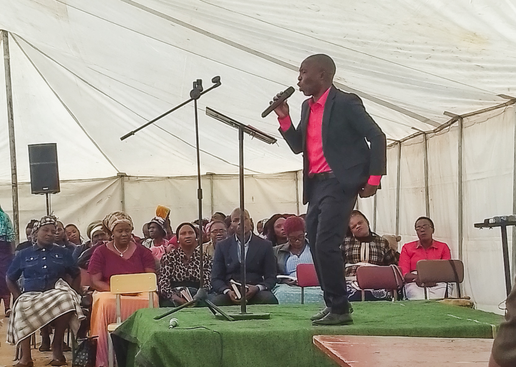 Nhamo preaching at MGM