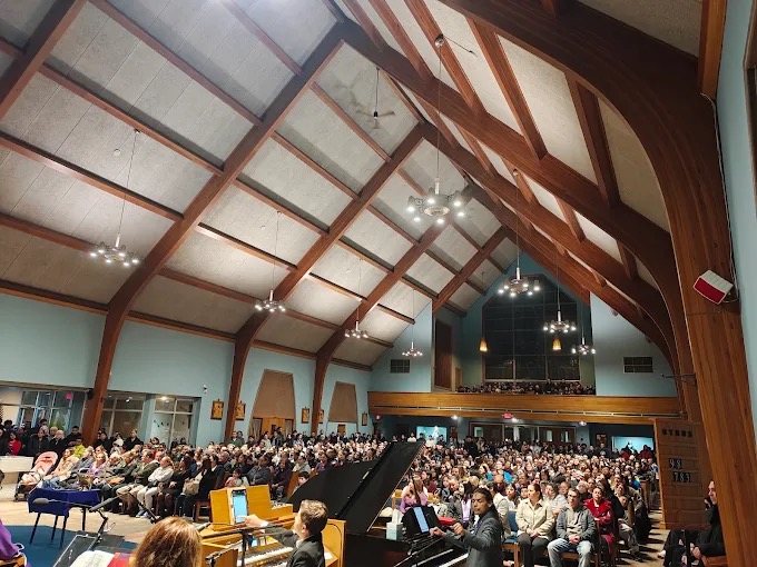 La comunidad reunida en la Parroquia Inmaculada Concepción