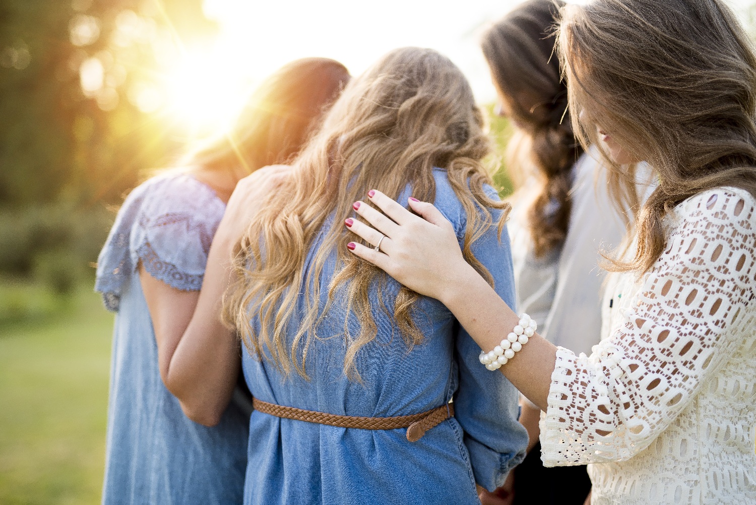 Women-Praying